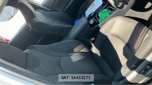 Toyota PRIUS 2019-04 8281147-5