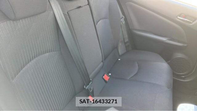 Toyota PRIUS 2019-04 8281147-6