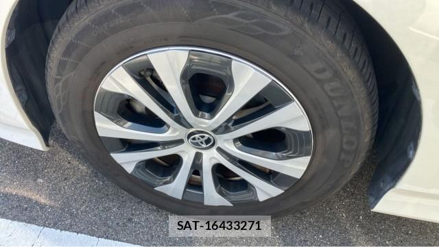 Toyota PRIUS 2019-04 8281147-8