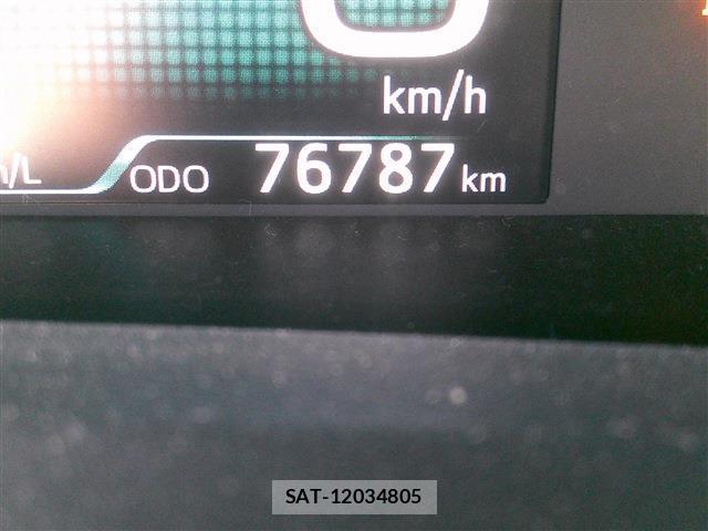 Toyota PRIUS 2016-07 8281213-1
