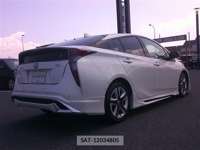 Toyota PRIUS 2016-07 8281213-5