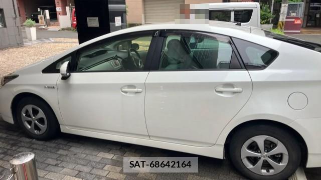 Toyota PRIUS 2012-07 8281278-10