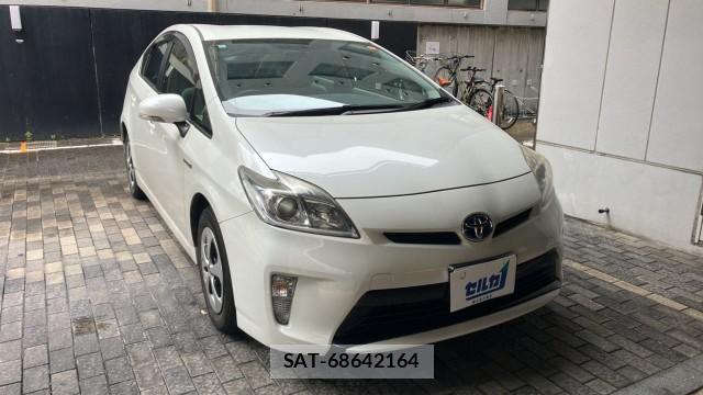 Toyota PRIUS 2012-07 8281278-11