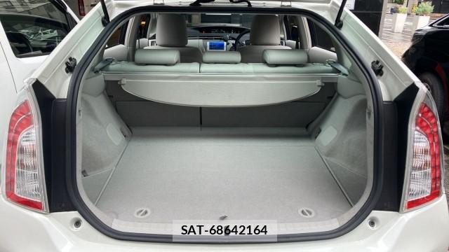 Toyota PRIUS 2012-07 8281278-17