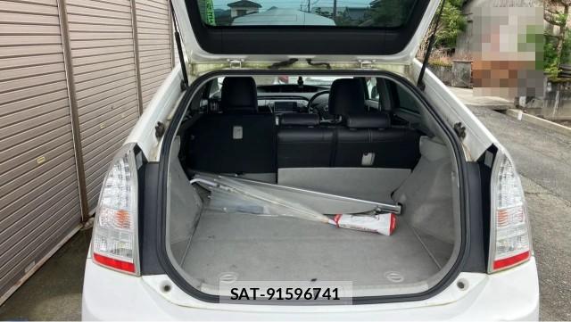 Toyota PRIUS 2010-07 8281344-17
