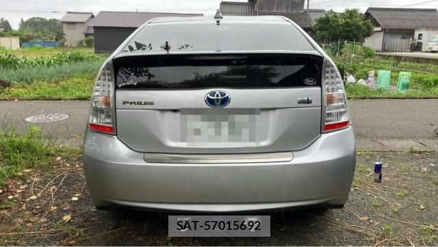 Toyota PRIUS 2011-07 8281425-1