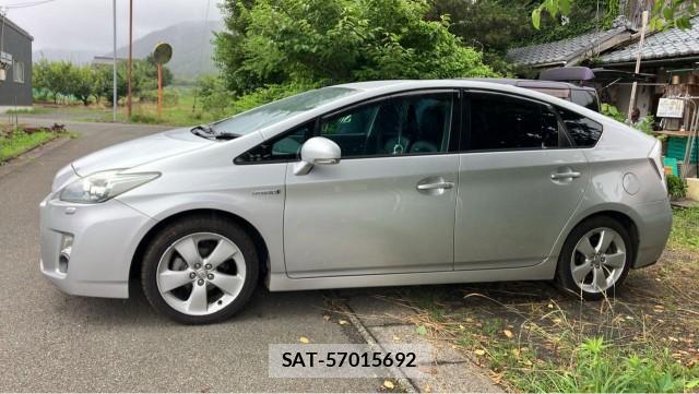 Toyota PRIUS 2011-07 8281425-10