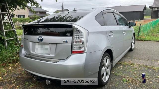 Toyota PRIUS 2011-07 8281425-12