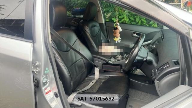 Toyota PRIUS 2011-07 8281425-5