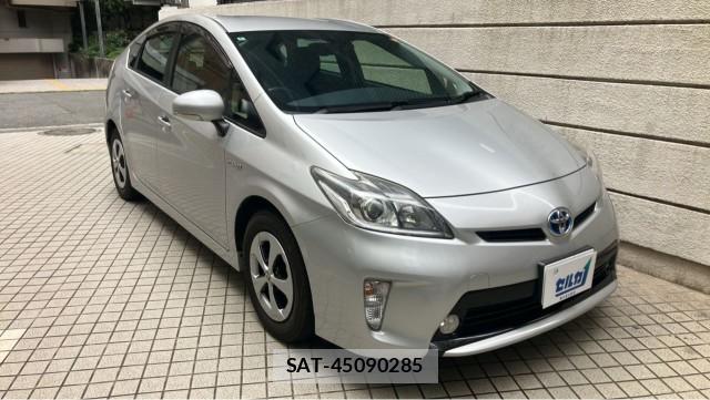 Toyota PRIUS 2012-06 8281432-11