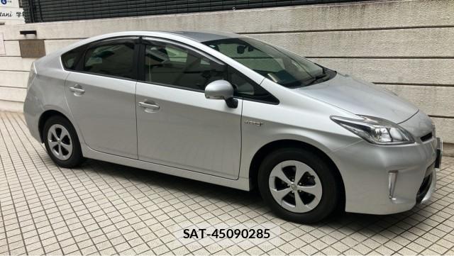 Toyota PRIUS 2012-06 8281432-3