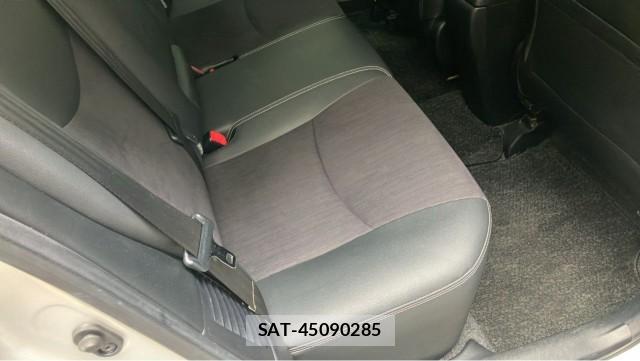 Toyota PRIUS 2012-06 8281432-6