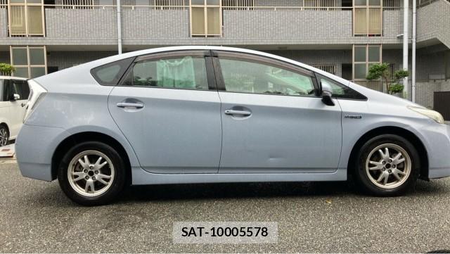 Toyota PRIUS 2010-07 8281455-10