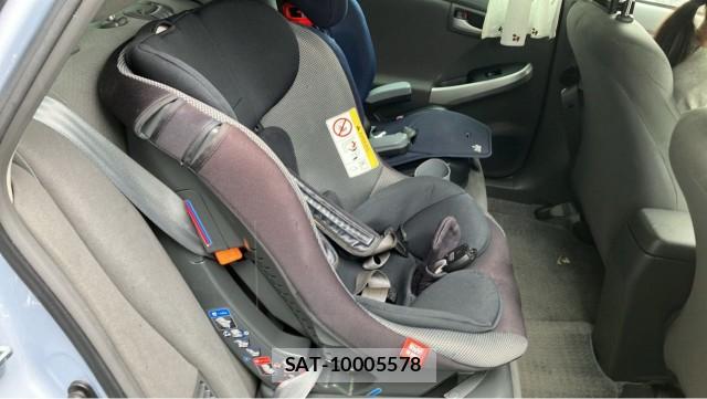 Toyota PRIUS 2010-07 8281455-6