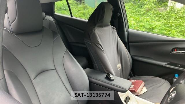 Toyota PRIUS 2017-08 8281490-5