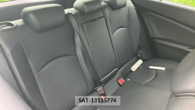 Toyota PRIUS 2017-08 8281490-6