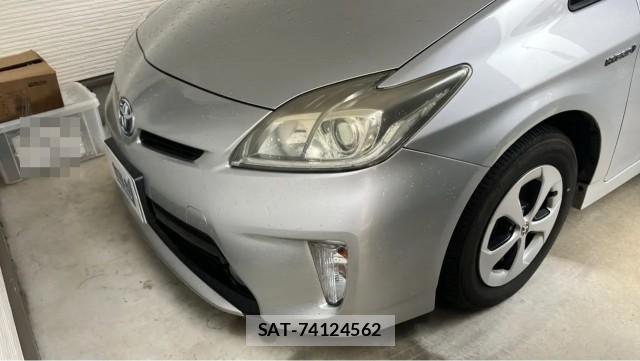 Toyota PRIUS 2012-01 8281511-0
