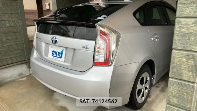 Toyota PRIUS 2012-01 8281511-12
