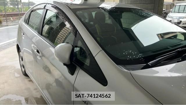 Toyota PRIUS 2012-01 8281511-3