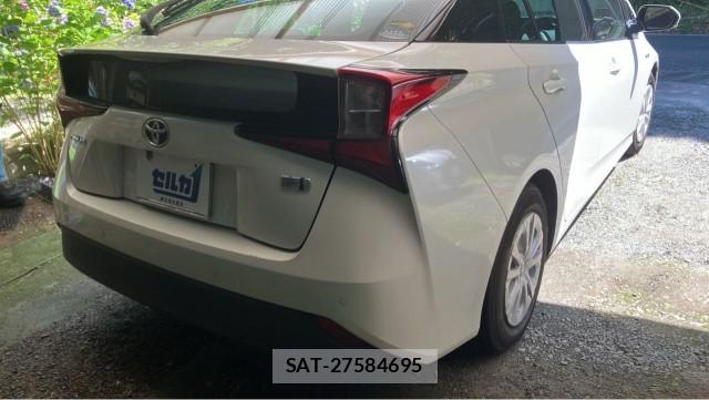 Toyota PRIUS 2019-12 8281515-12