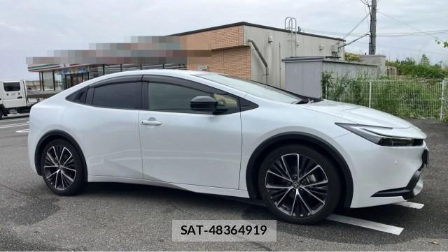 Toyota PRIUS 2023-09 8281544-3