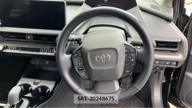 Toyota PRIUS 2023-05 8281558-16