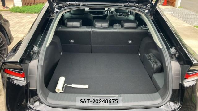 Toyota PRIUS 2023-05 8281558-17