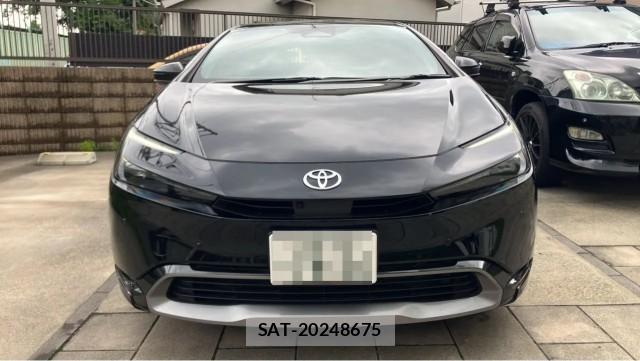 Toyota PRIUS 2023-05 8281558-9