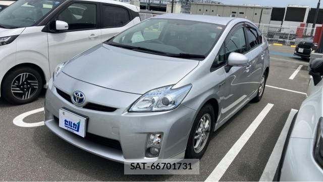 Toyota PRIUS 2010-04 8281571-0