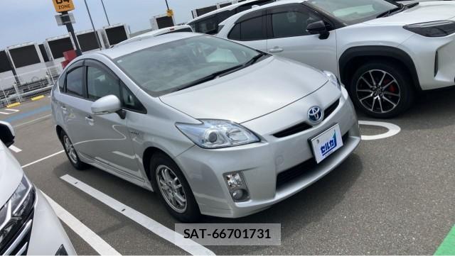 Toyota PRIUS 2010-04 8281571-11