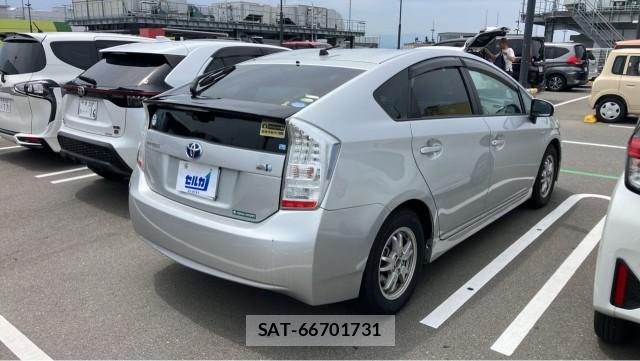 Toyota PRIUS 2010-04 8281571-12