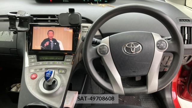Toyota PRIUS 2013-12 8281603-16