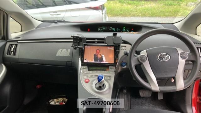 Toyota PRIUS 2013-12 8281603-2