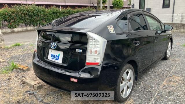Toyota PRIUS 2011-12 8281605-12