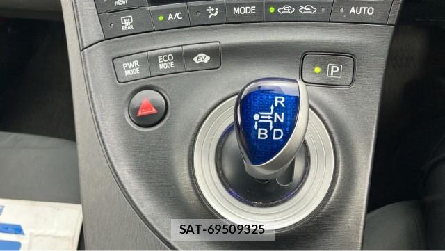 Toyota PRIUS 2011-12 8281605-14