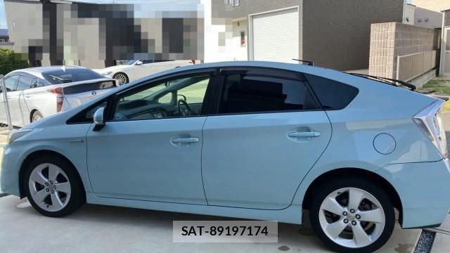 Toyota PRIUS 2009-05 8281755-10
