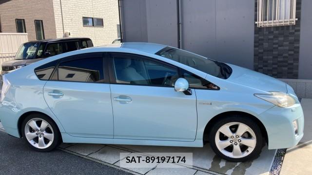 Toyota PRIUS 2009-05 8281755-3