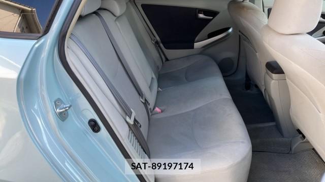 Toyota PRIUS 2009-05 8281755-6