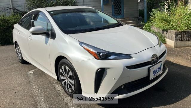 Toyota PRIUS 2021-11 8281813-11