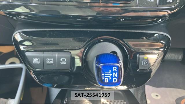 Toyota PRIUS 2021-11 8281813-14