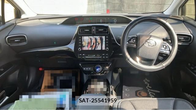 Toyota PRIUS 2021-11 8281813-2
