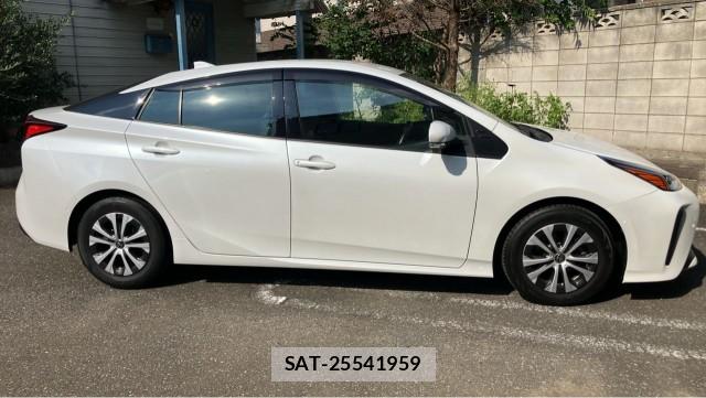 Toyota PRIUS 2021-11 8281813-3
