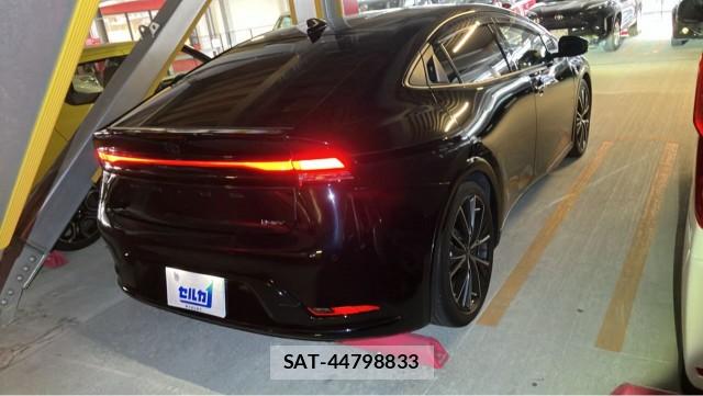 Toyota PRIUS 2023-10 8281817-1