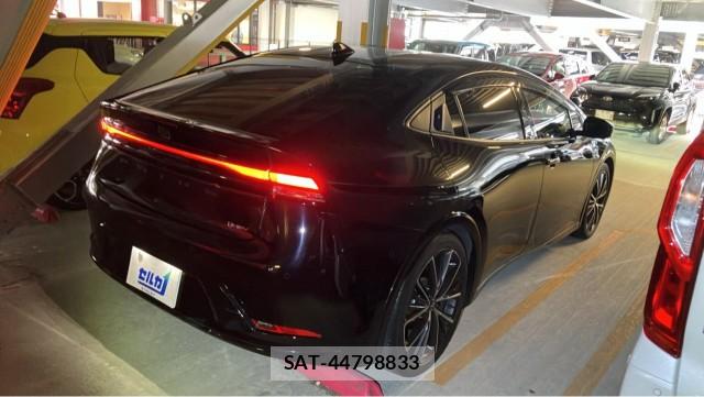 Toyota PRIUS 2023-10 8281817-12