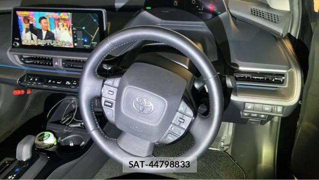 Toyota PRIUS 2023-10 8281817-16