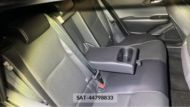 Toyota PRIUS 2023-10 8281817-6