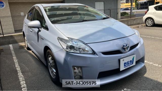 Toyota PRIUS 2010-01 8281826-11