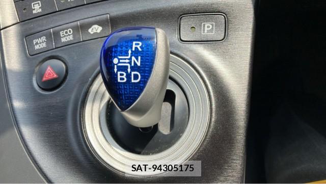 Toyota PRIUS 2010-01 8281826-14