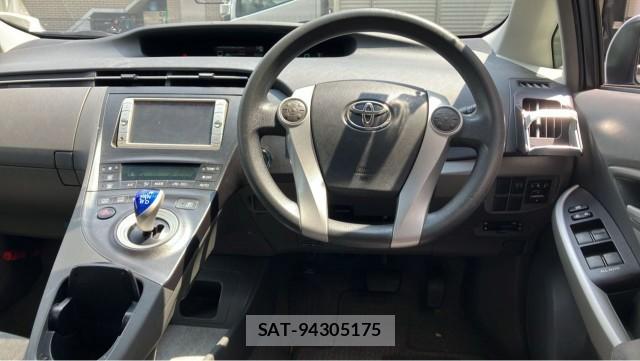 Toyota PRIUS 2010-01 8281826-16