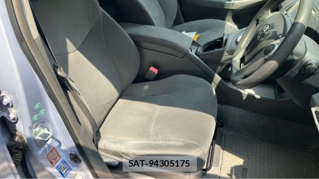 Toyota PRIUS 2010-01 8281826-5
